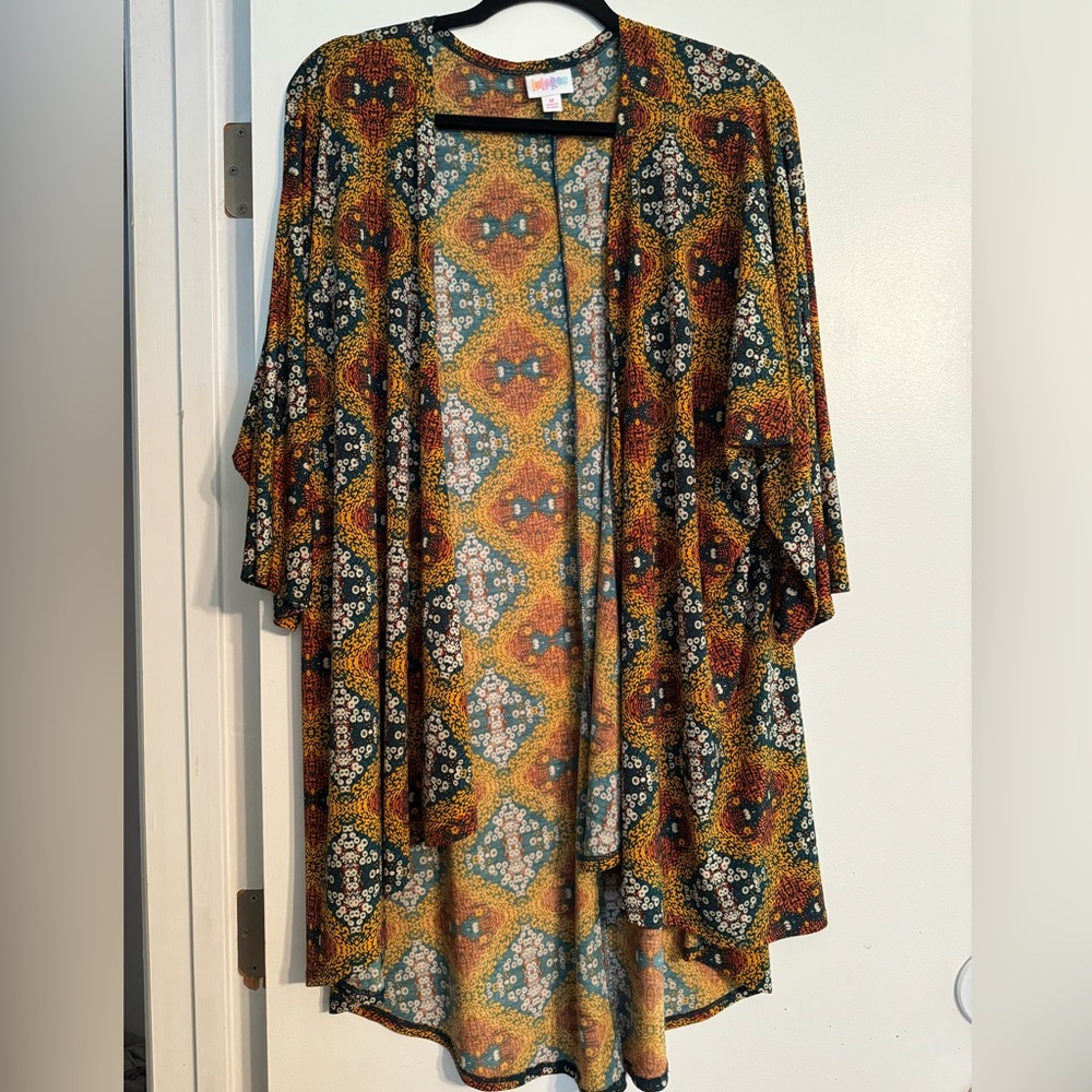 Lularoe Kimono size M fits size 10-18  Lindsay Like  new condition